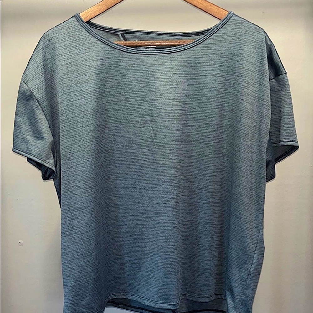 Under Armour Tech Vent Shirt w/ Cut Out Back, Sz. XL